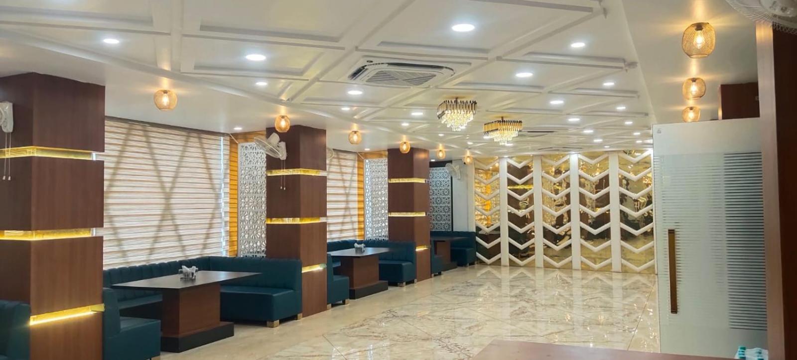 Shri Laxmi Inn Orai ภายนอก รูปภาพ